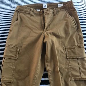 Gap Cargo size 30-31